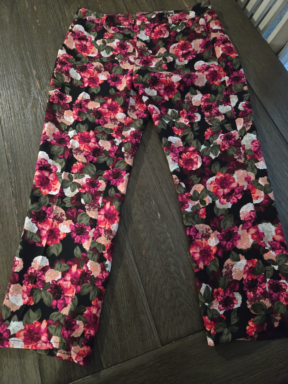Banana Republic Avery Floral Crop Pants 8S 8 Short Petite Black Pink Office Wear